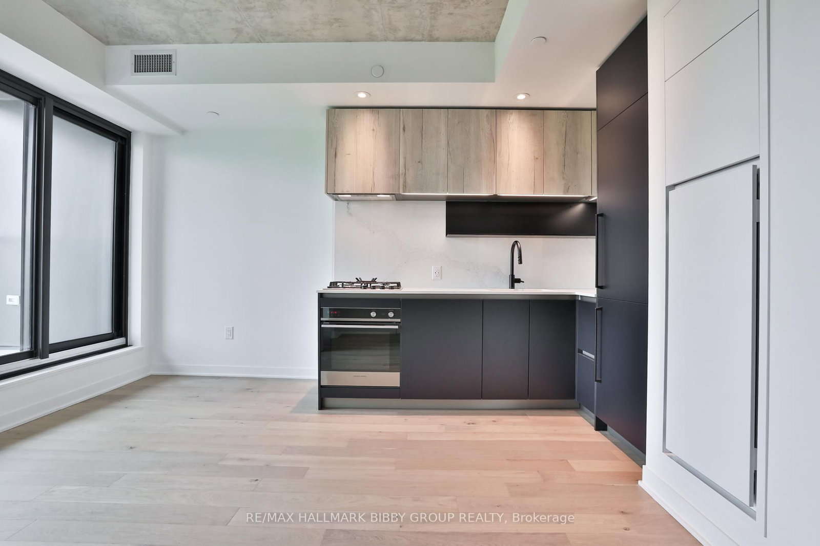 2625 Dundas Street W, Unit 507 - Photo 2