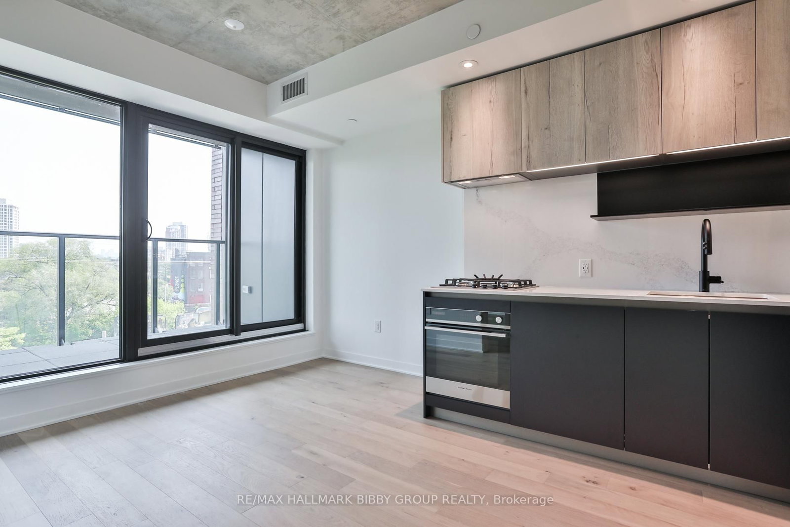2625 Dundas Street W, Unit 507 - Photo 3