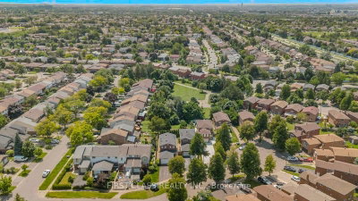 75 Royal Salisbury Way — photo 2