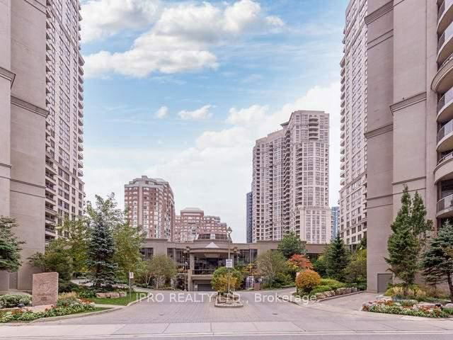 919 - 3888 Duke of York Boulevard