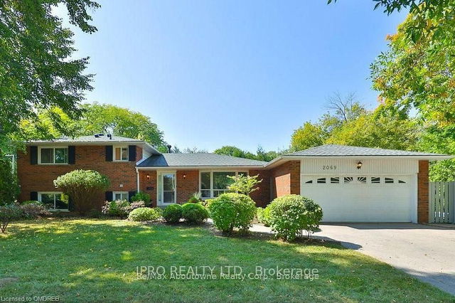 2069 THORNLEA Drive