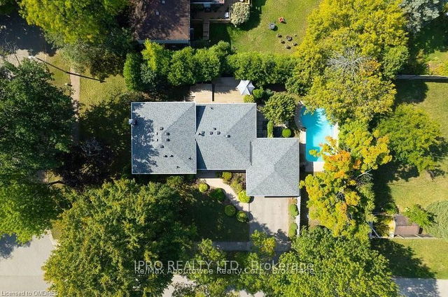 2069 THORNLEA Drive