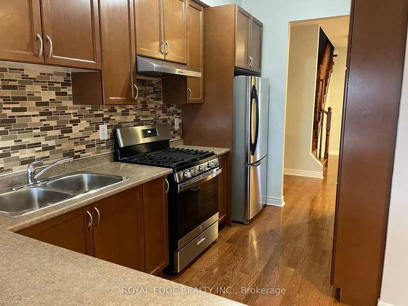 7435 Saint Barbara Blvd, Mississauga, L5W 0G3 | Image 3