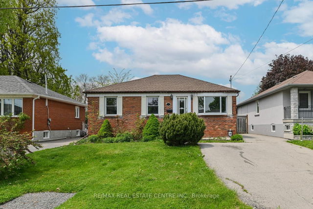 573 Exbury Crescent