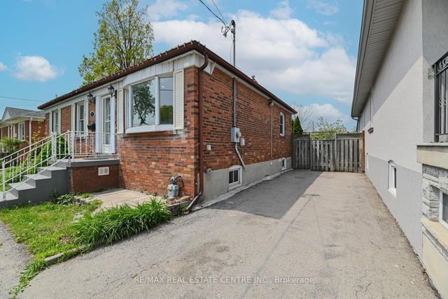 Lower 1 - 573 Exbury Crescent