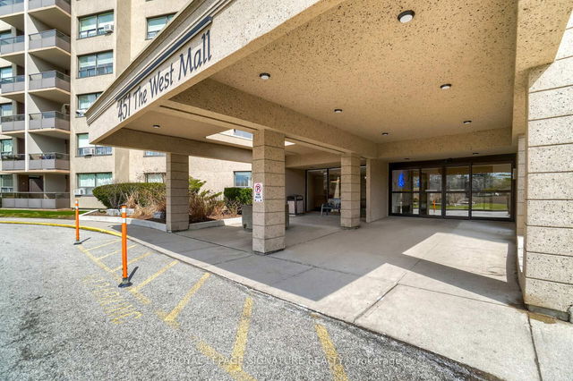 915 - 451 The West Mall