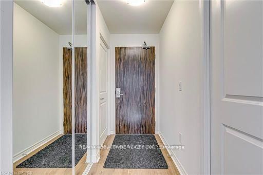 806 - 349 rathburn Road W