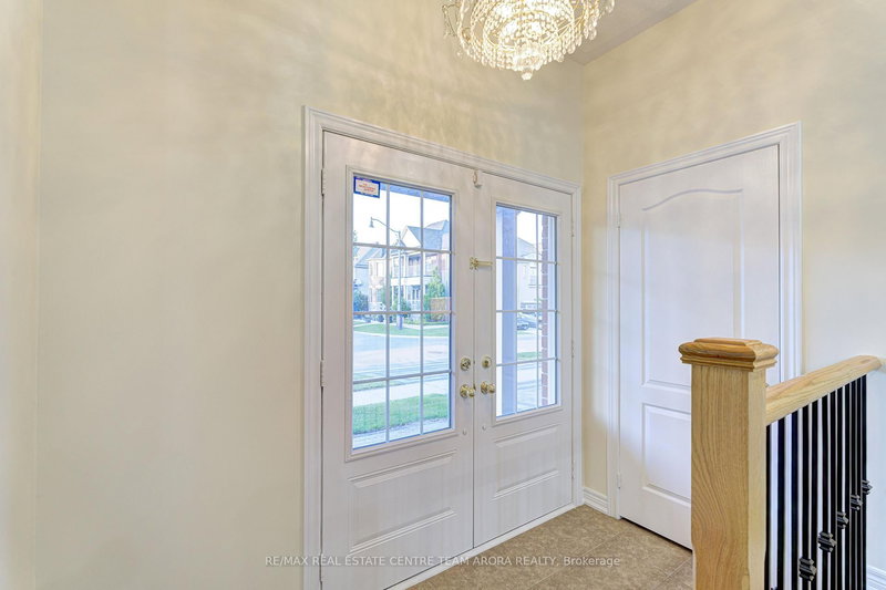 42 Arrowpoint Dr, Brampton, L6Y 0Y8 | Image 3