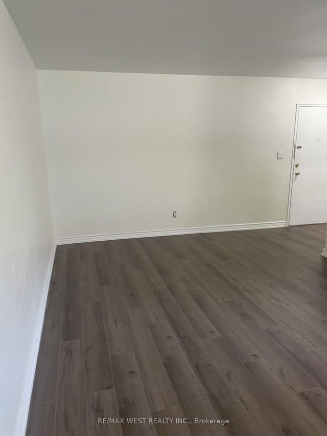 102 - 2365 Marine Drive