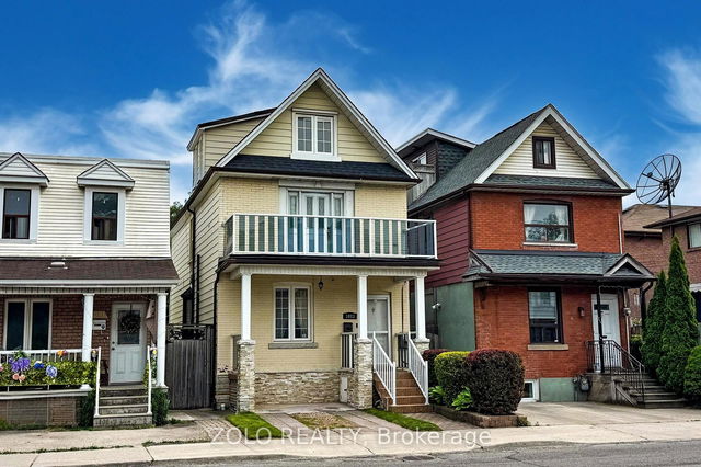 1083 Dupont Street