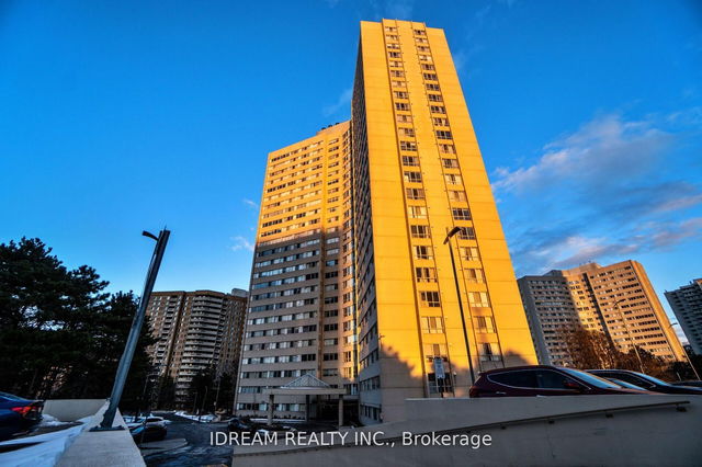 211 - 3700 Kaneff Crescent
