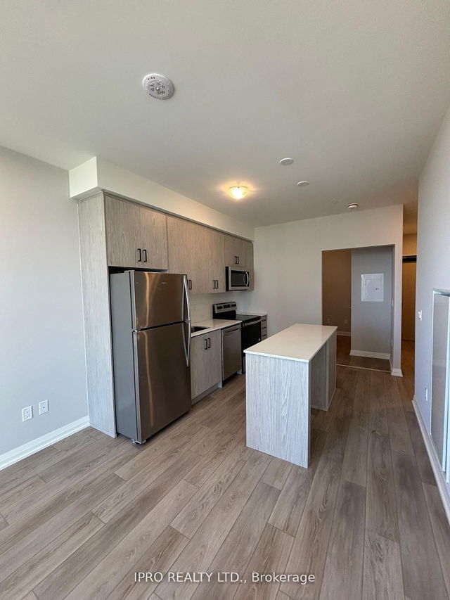 704 - 3006 William Cutmore Boulevard