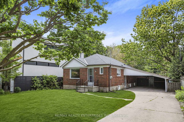 15 Delroy Drive