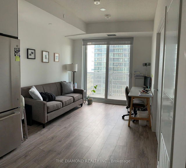2711 - 4065 Confederation Parkway