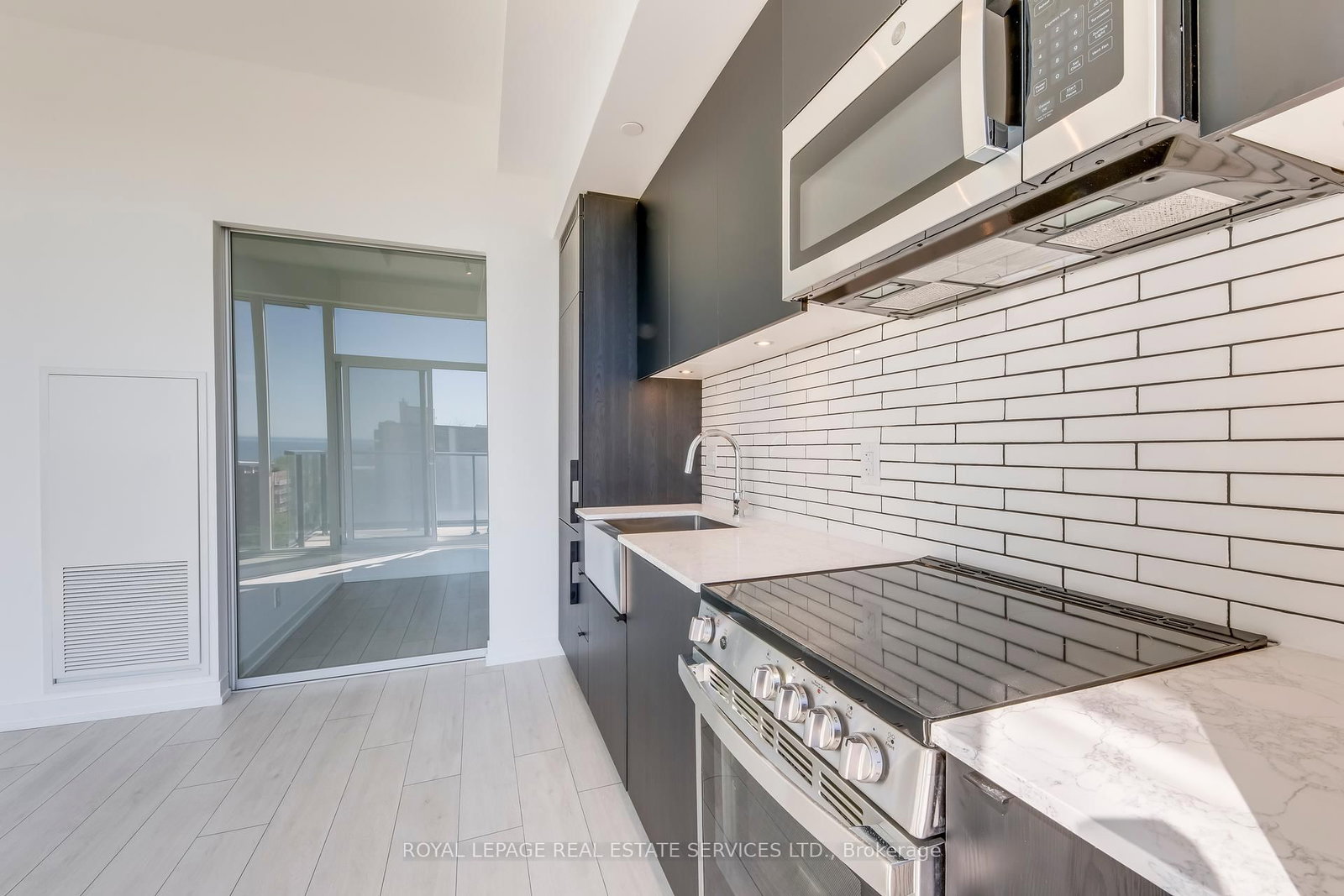 270 Dufferin Street, Unit 1004 - Photo 11