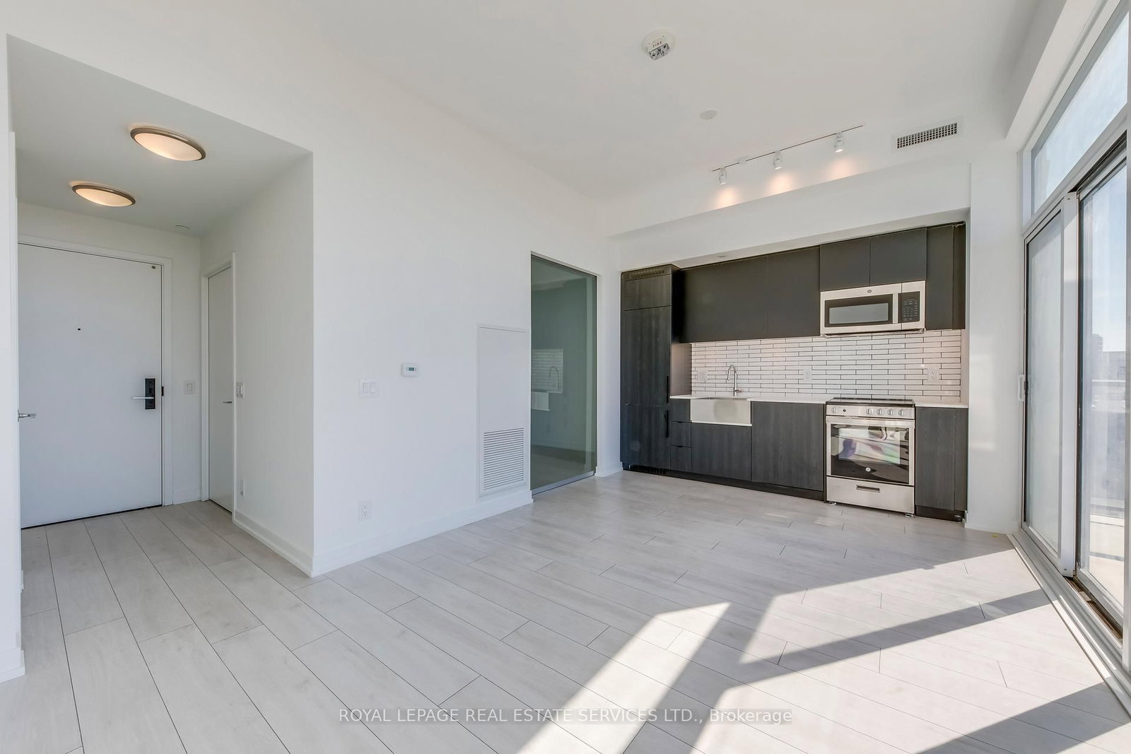 270 Dufferin Street, Unit 1004 - Photo 12