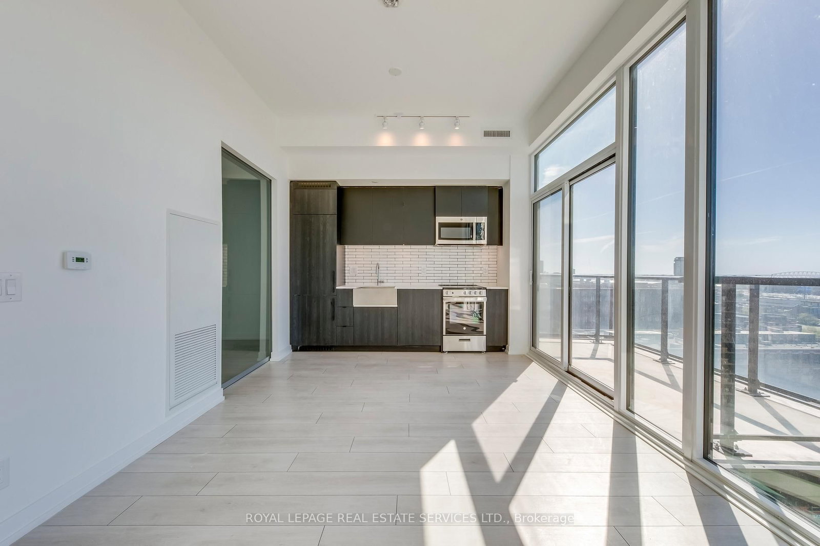 270 Dufferin Street, Unit 1004 - Photo 13