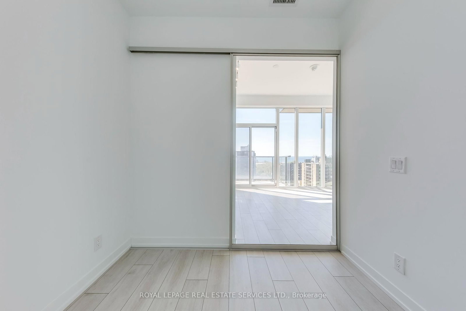 270 Dufferin Street, Unit 1004 - Photo 6