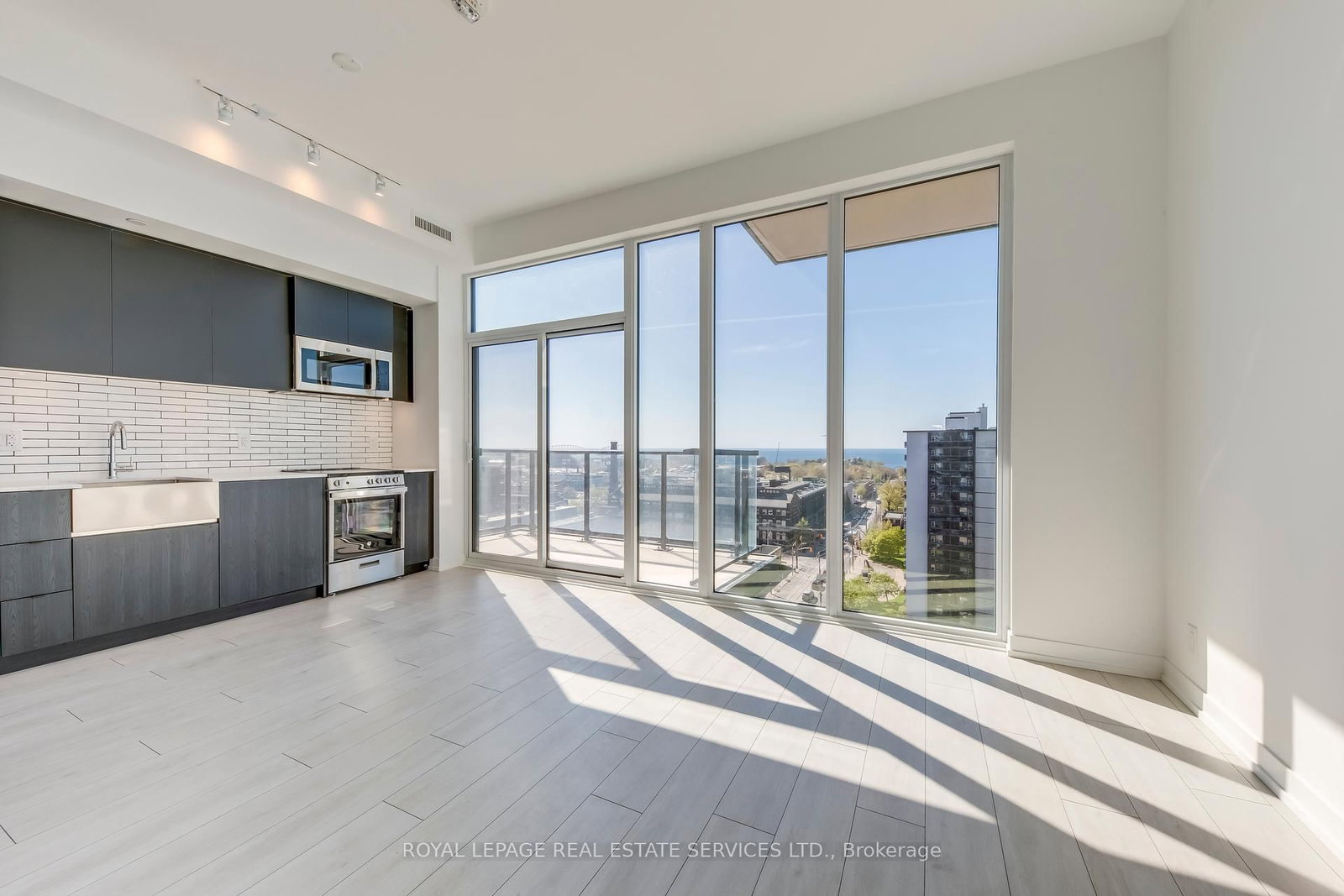 270 Dufferin Street, Unit 1004 - Photo 9