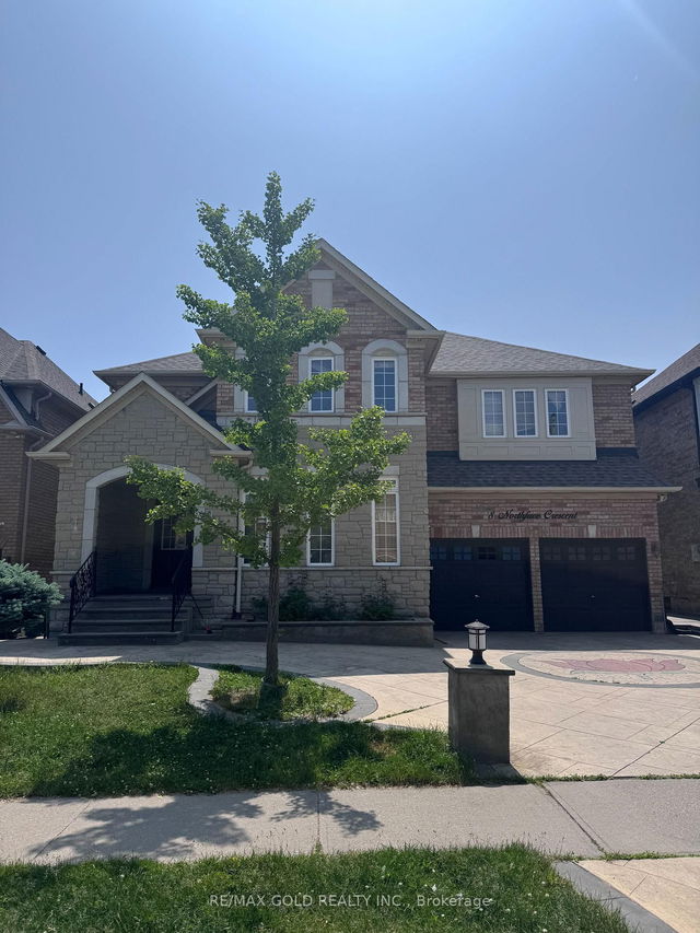 8 Northface Crescent