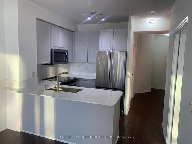 1705 - 220 Burnhamthorpe Road W