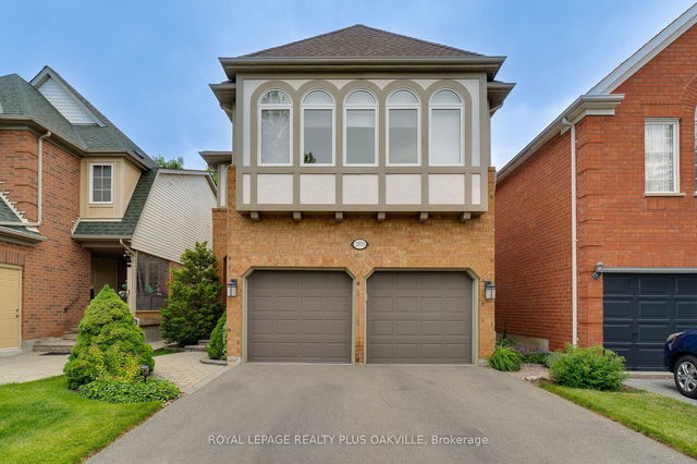 2853 Cartwright Crescent