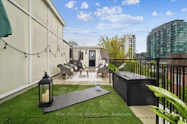 1233C - 22 Laidlaw Street
