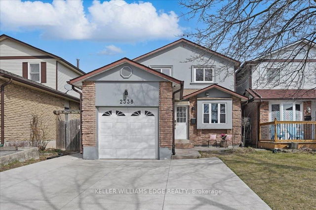 2338 Malcolm Crescent