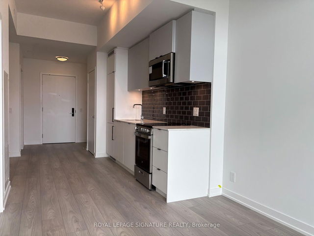 1108 - 285 Dufferin Street
