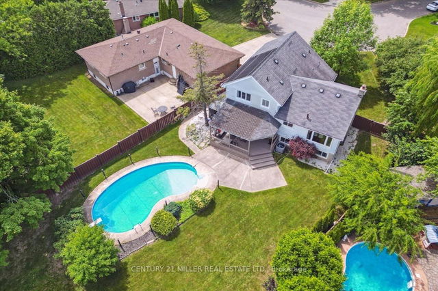 2442 Woburn Crescent