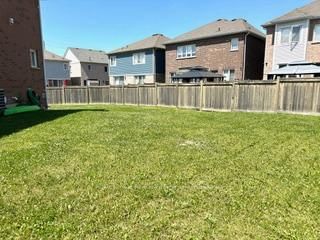 1560 Gainer Crescent