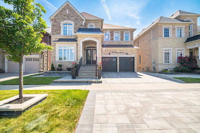 28 Adrian Crescent W