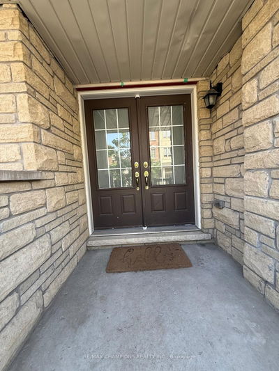 4 Hobart Gdns, Brampton - Heart Lake East image-0-3