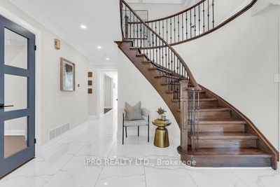 6 Mcfadden Dr, Brampton - Heart Lake East image-0-4
