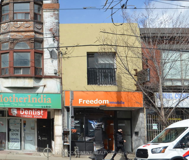 2nd flr - 1454 Queen Street W