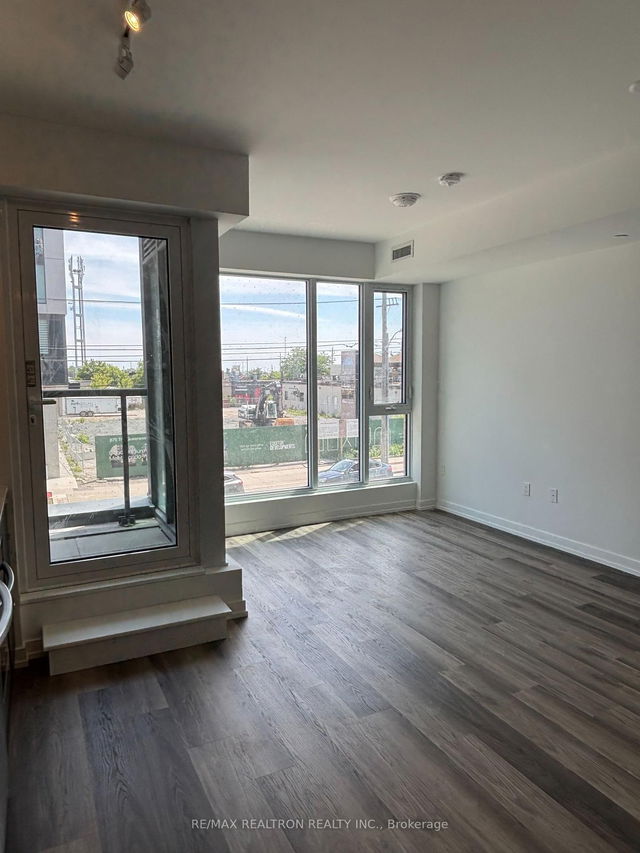 206 - 6 Chartwell Road