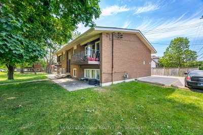 Semi-Detached House leased at 1-2344 Queensway Drive, Burlington, Ontario, L7R 3T3 - Freeman - MLS: W12229230