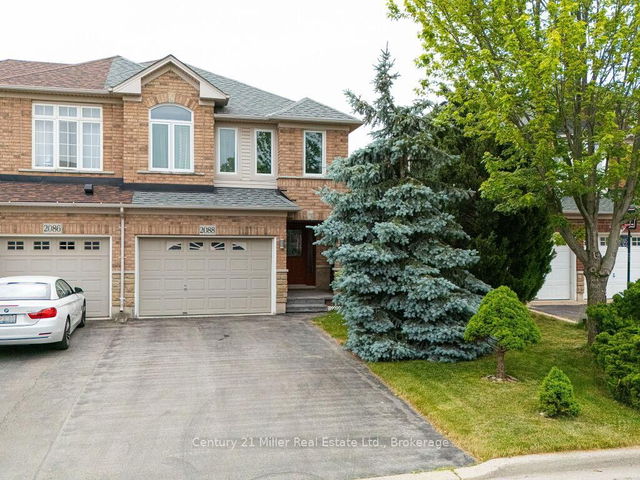 2088 Redstone Crescent