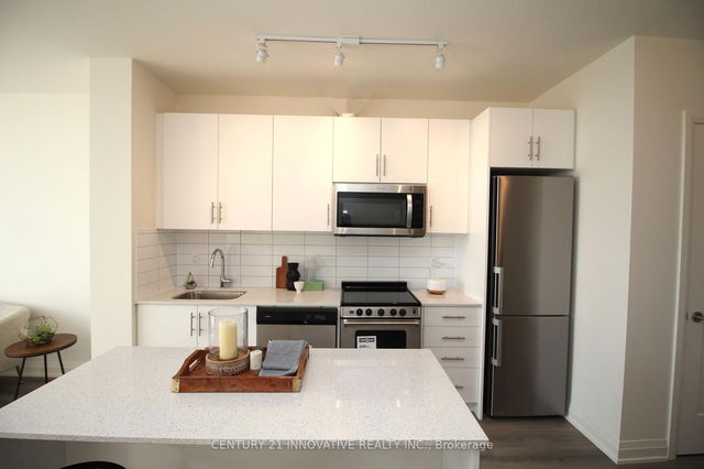 223 - 509 Dundas Street W