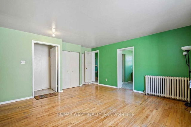 A - 4990 Dundas Street W