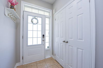 682 Megson Terr, Milton - Willmott image-0-3