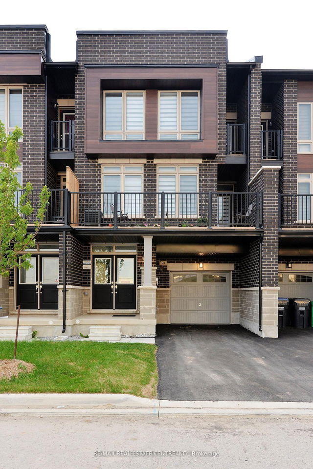 83 Donald Ficht Crescent