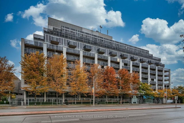 313 - 1040 The Queensway