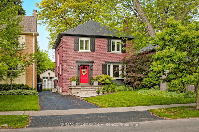 444 Prince Edward Drive N