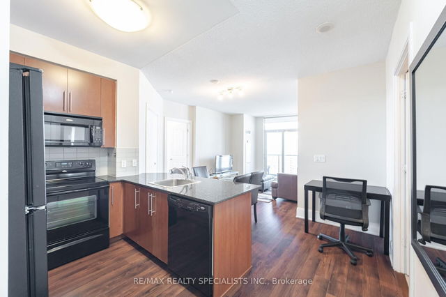 2702 - 330 Burnhamthorpe Road W
