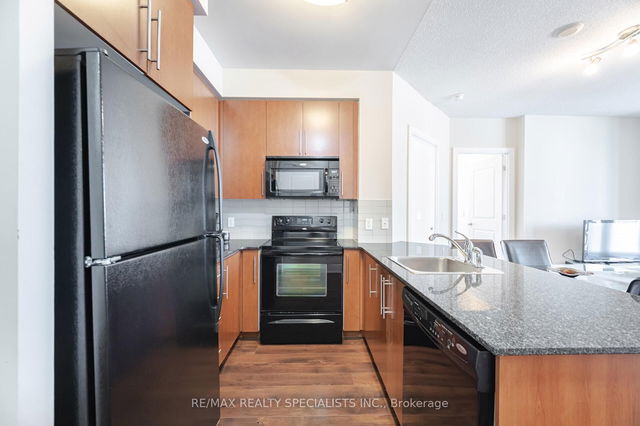 2702 - 330 Burnhamthorpe Road W