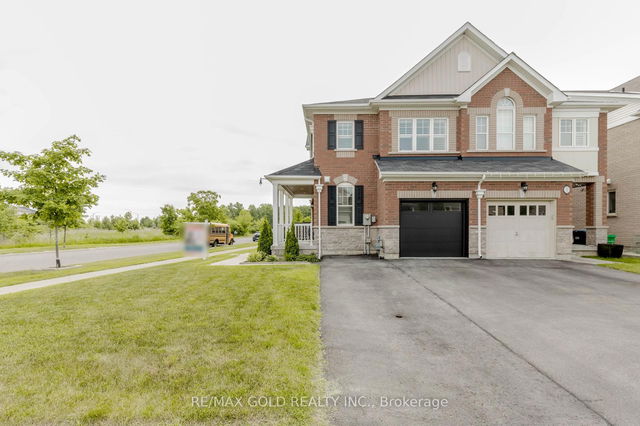 12 Victoriaville Road