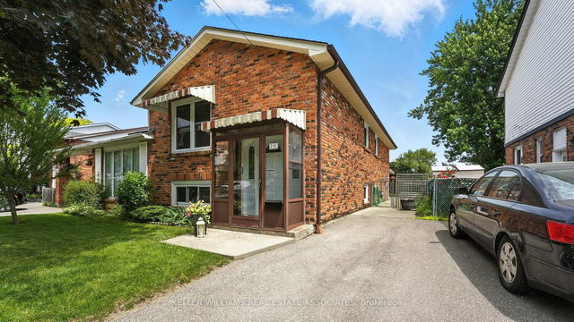 390 Daralea Heights
