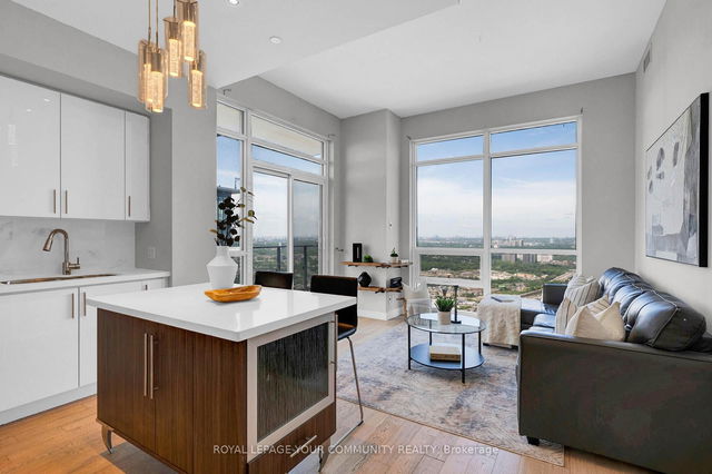 LP04 - 2220 Lakeshore Boulevard W