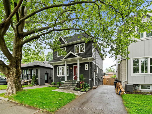 211 Alderbrae Avenue
